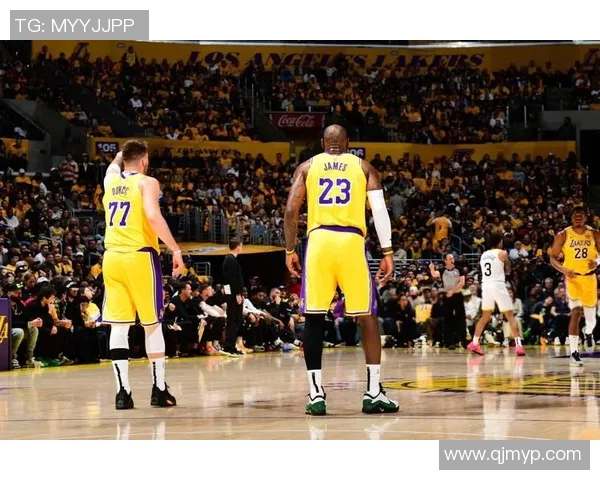 詹皇助湖人再夺胜利笑傲西部赛场 詹皇助湖人再夺胜利笑傲西部赛场